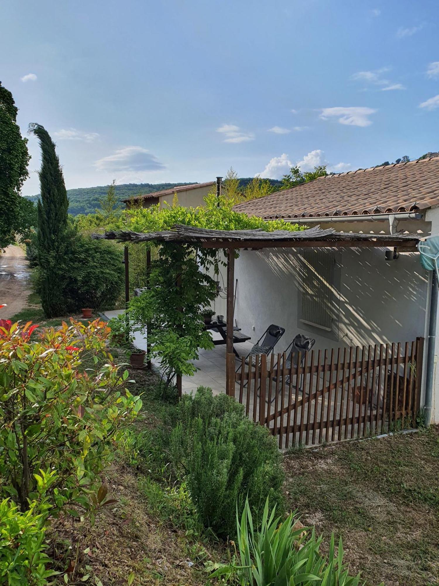 Hanna En Luberon - Le Boisset Saint-Martin-de-Castillon Εξωτερικό φωτογραφία